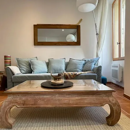 Διαμέρισμα 1 Bed With Private Courtyard *