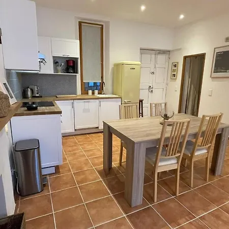 1 Bed With Private Courtyard Apartment Antibes